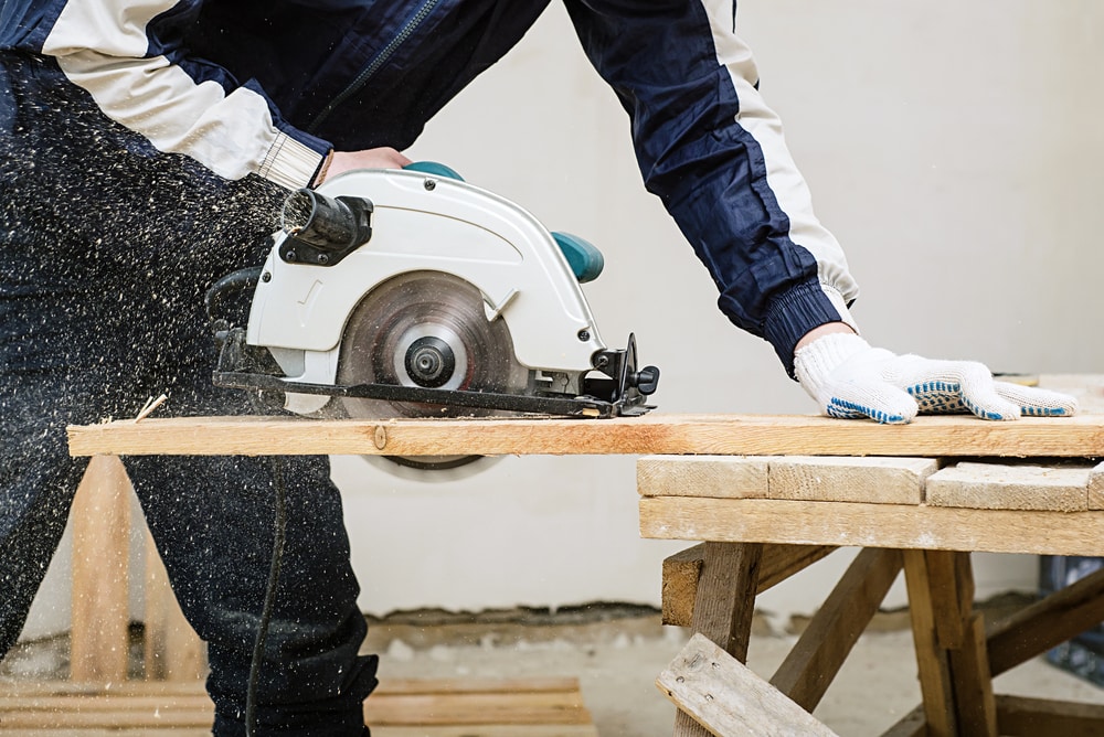 4 Reasons Behind Circular Saw Kickback At End Of Cut HookedOnTool