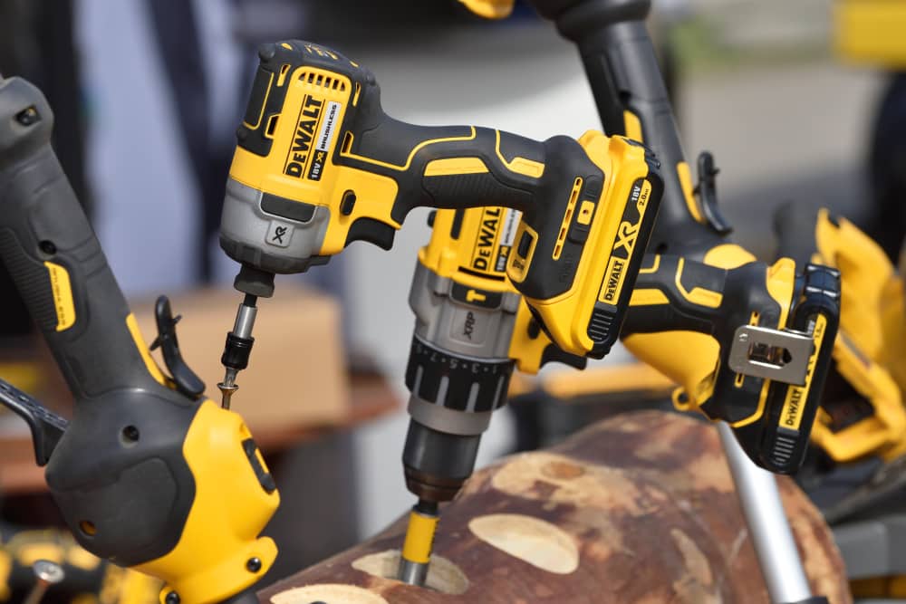 3 Ways To Fix DeWalt Bump Feed Not Working HookedOnTool