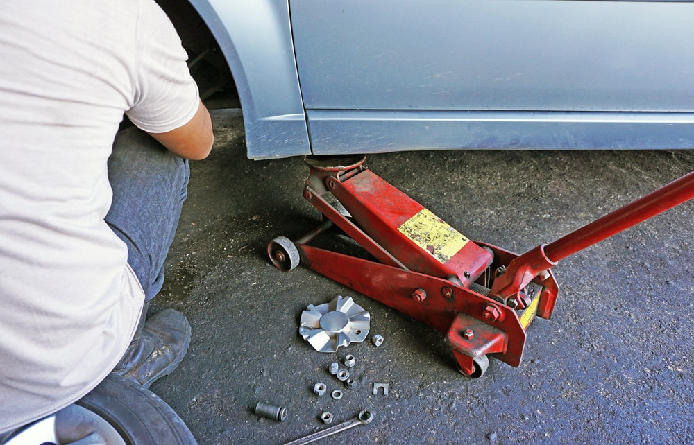 4 Practices To Deal With Hydraulic Car Lift Won't Go Up HookedOnTool