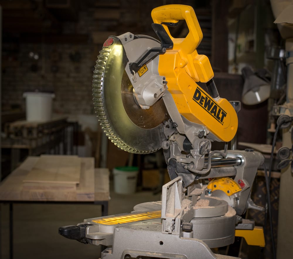 4 Methods to Fix DeWalt Table Saw Blade Won’t Raise HookedOnTool