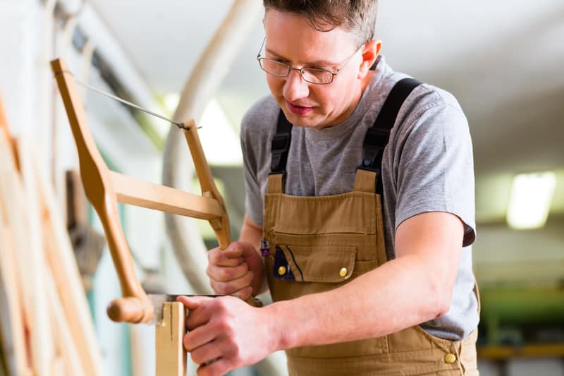 How To Cut Wood Straight With A Hand Saw