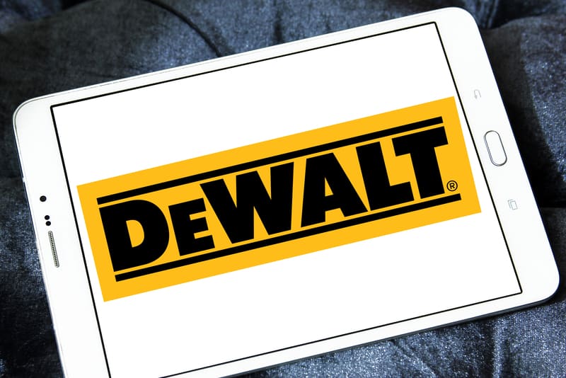 DeWalt Power Detect vs FlexVolt Advantage Which is Better? HookedOnTool