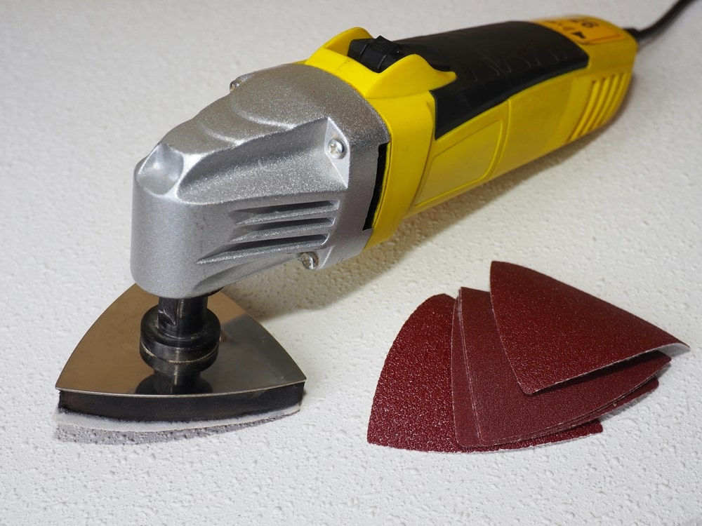 DeWalt Atomic vs XR Oscillating Tool Which Suits You? HookedOnTool