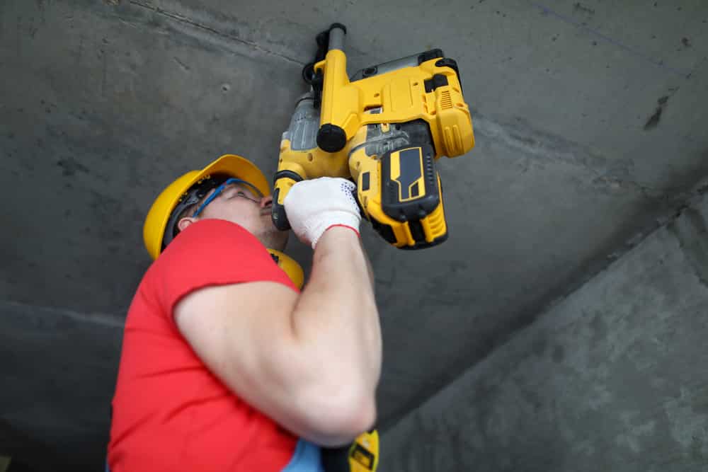 How To Unjam A DeWalt Nail Gun? (3 Methods) HookedOnTool