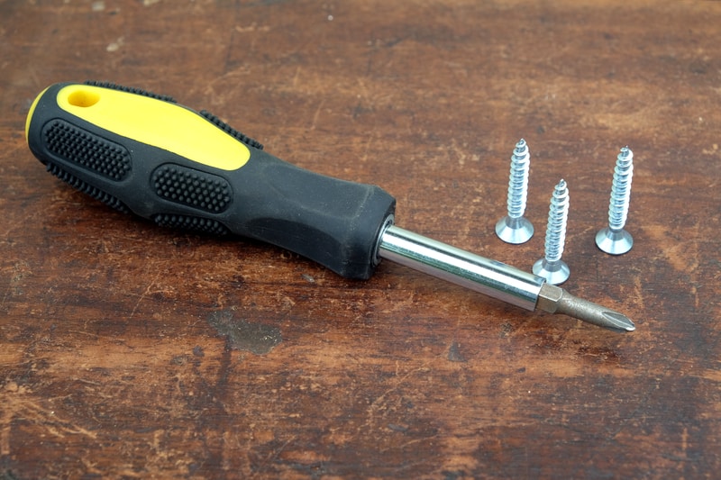 screwdriver for electrical work
