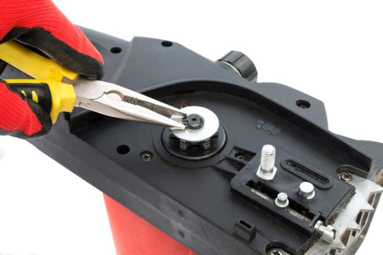 5 Ways To Fix DeWalt 60V Chainsaw Stopped Working HookedOnTool