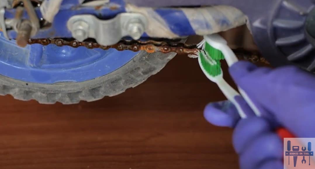 How To Clean A Bike Chain With The Help Of Toothbrush? HookedOnTool