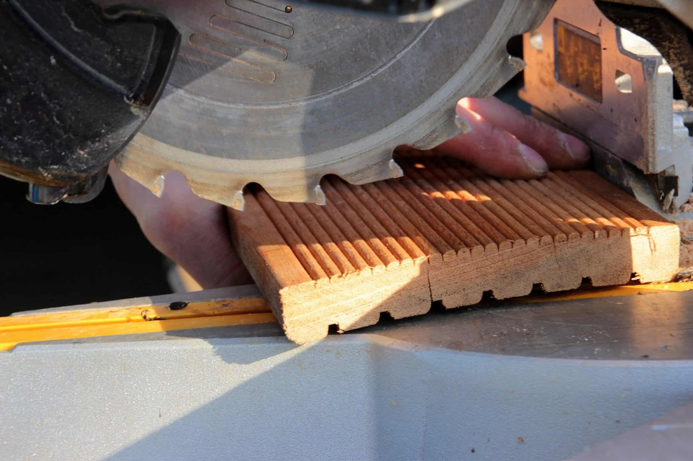 spinning saw blade guard spinning saw blade guard